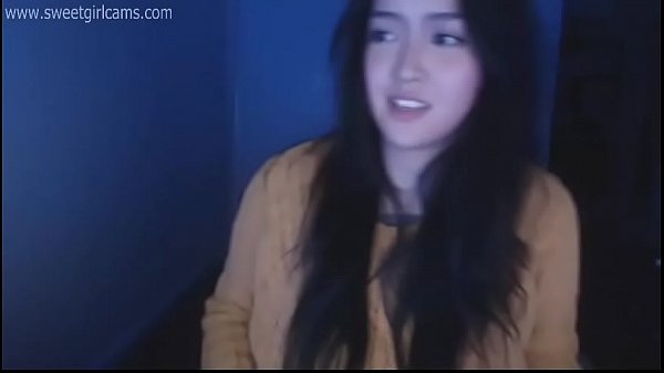 Who is this Cute Camgirl