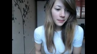 super HOT teen cums all on cam for the first ti…